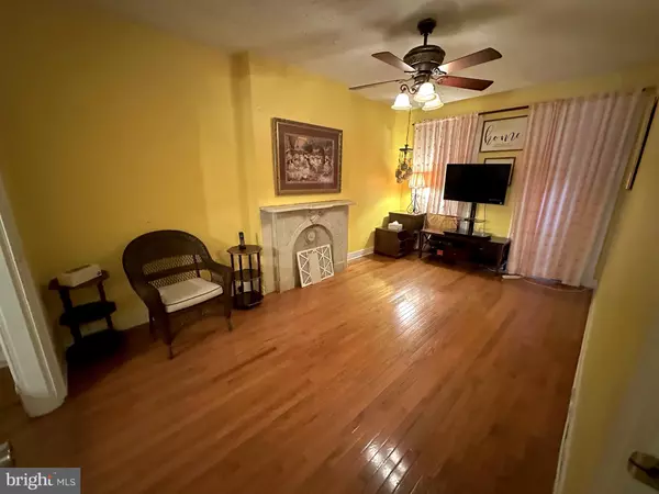 Camden, NJ 08102,117 LINDEN ST