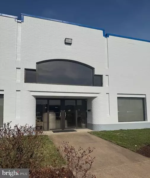 8616 PHOENIX DR, Manassas, VA 20110