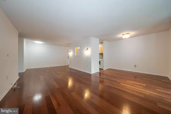 Philadelphia, PA 19103,1919 CHESTNUT ST #1103