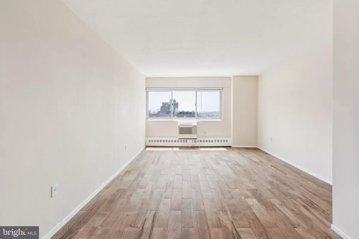 Philadelphia, PA 19103,2101 CHESTNUT ST #1711