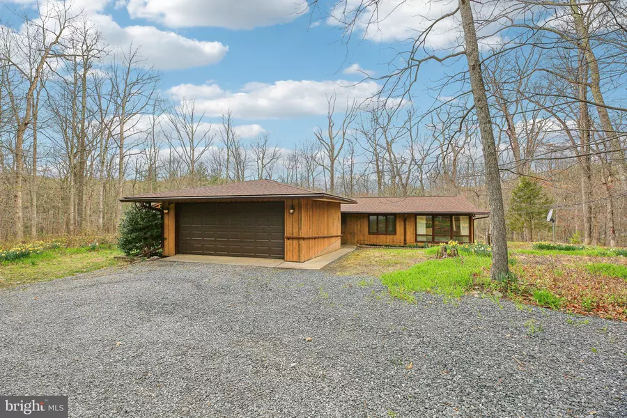 12730 KNOLL RD, Mount Airy, MD 21771