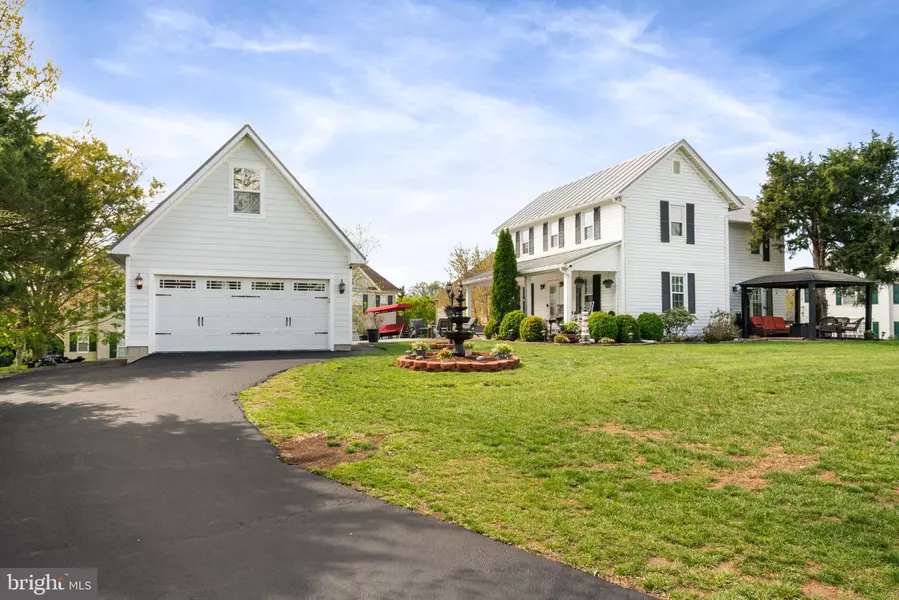 13881 WALNEY PARK DR, Chantilly, VA 20151