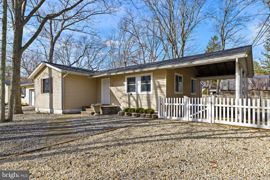 132 CHESTNUT ST, Tuckerton, NJ 08087