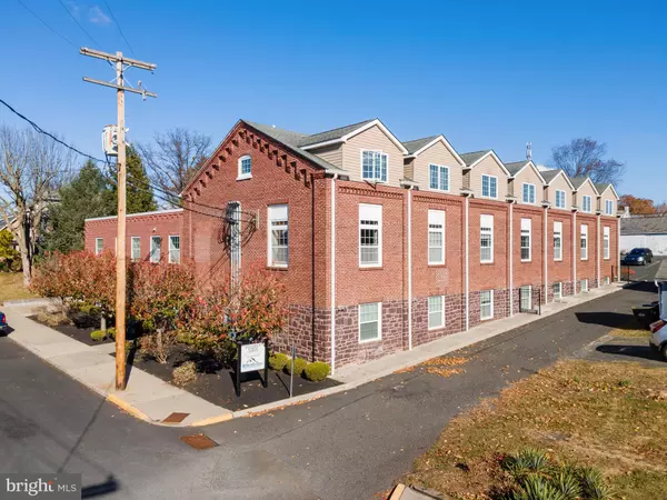 413 JEFFERSON ST #1, East Greenville, PA 18041