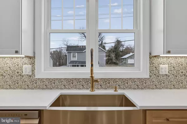 57 MADISON ST, Warrenton, VA 20186