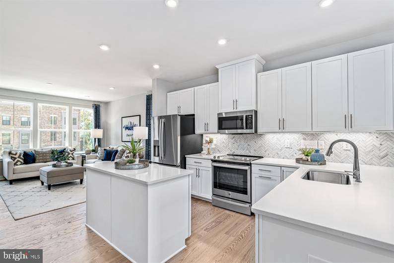 Montgomery Village, MD 20886,19803 LOST STREAM COURT #211H