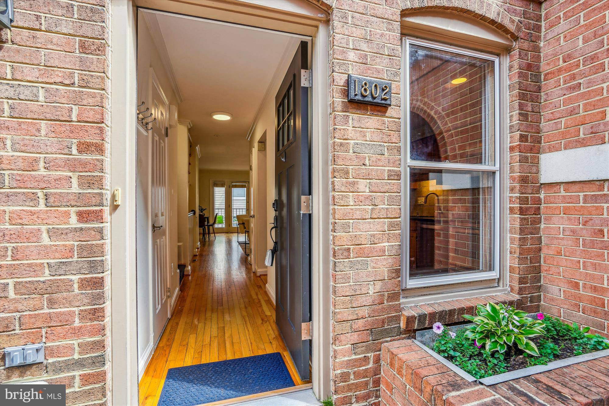 Arlington, VA 22209,1802 21ST ST N