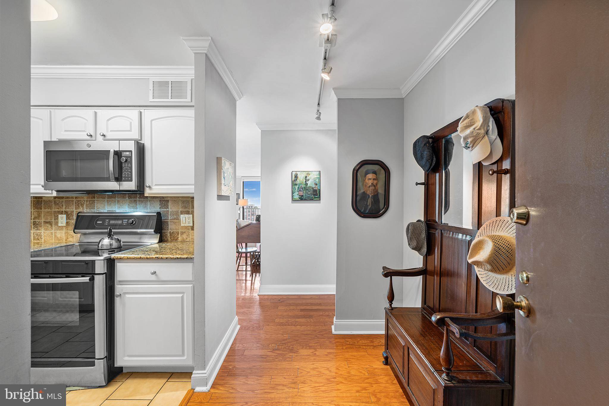 Philadelphia, PA 19102,1420 LOCUST ST #35MO