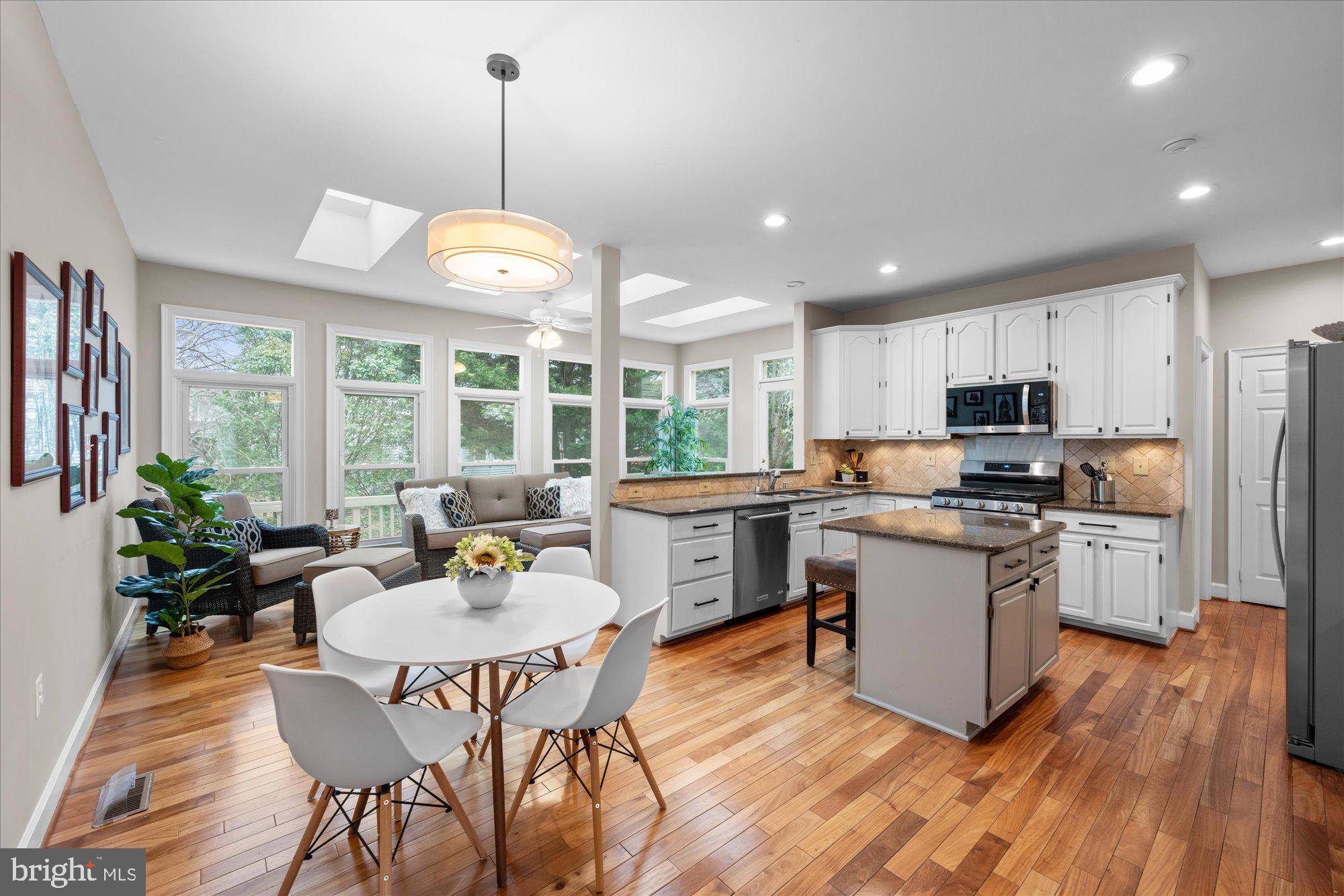 Herndon, VA 20171,3035 JEANNIE ANNA CT