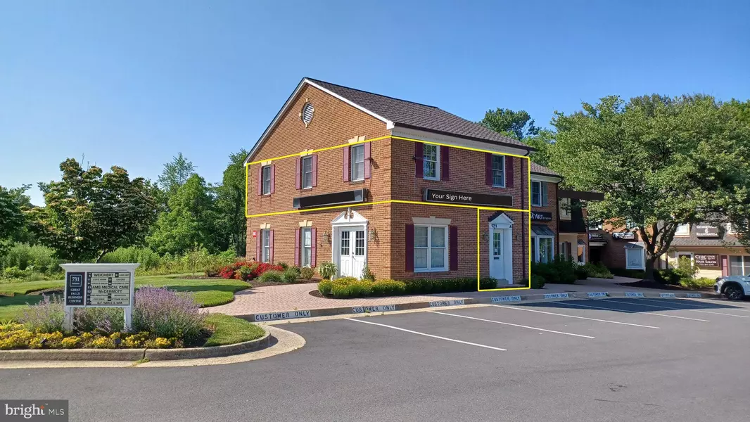 731 WALKER RD #A2, Great Falls, VA 22066