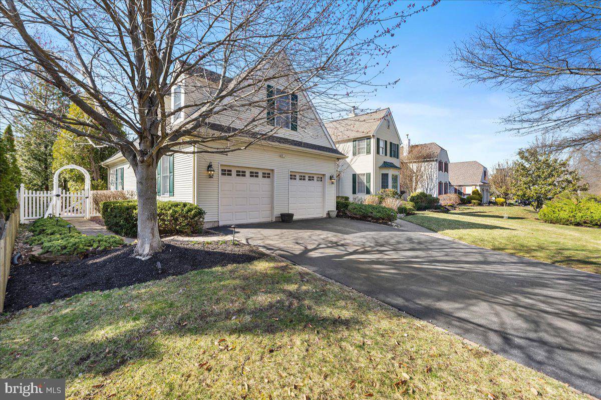 Princeton Junction, NJ 08550,15 DICKENS DR