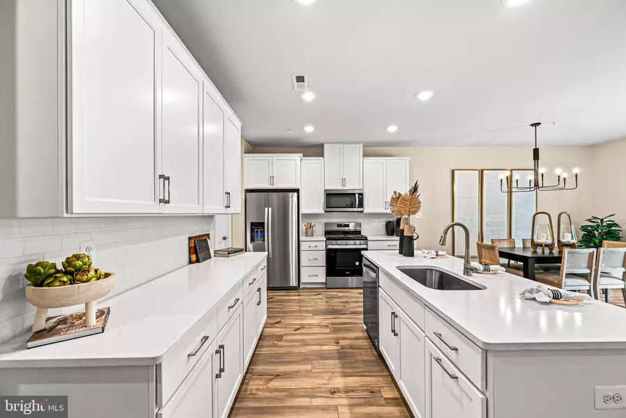 3 FOUR LEAF DR, Downingtown, PA 19335