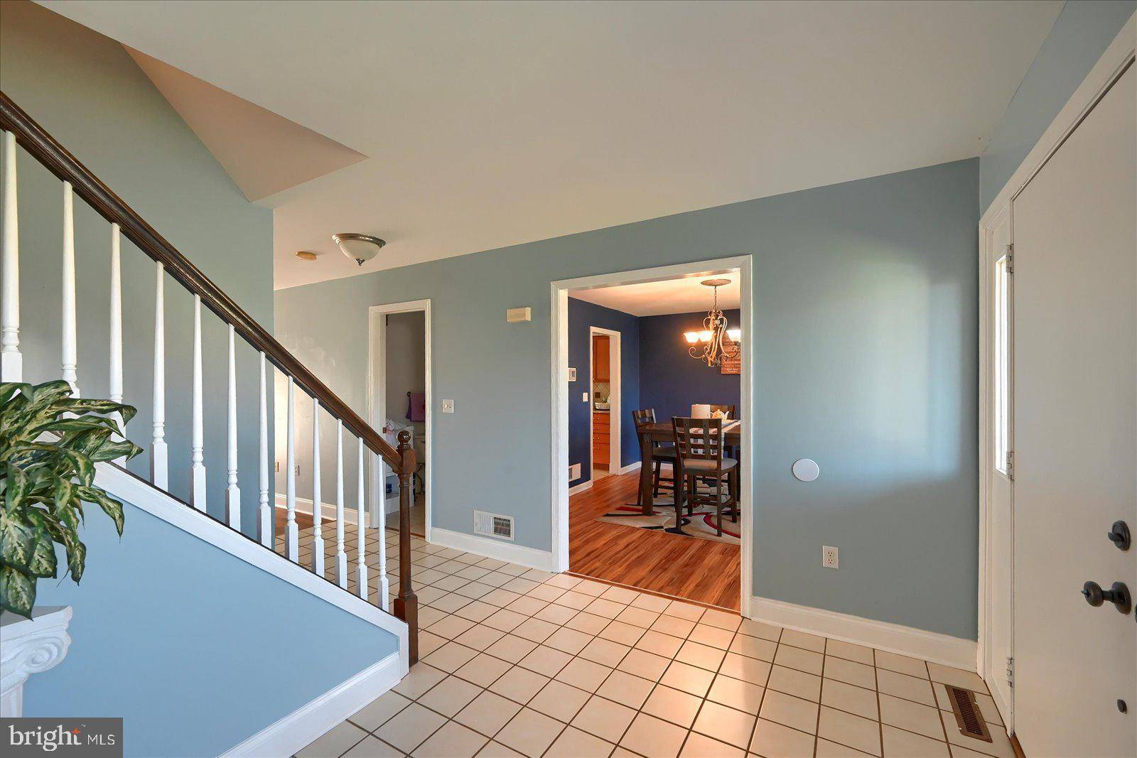 Mechanicsburg, PA 17050,6203 LOCUST LN