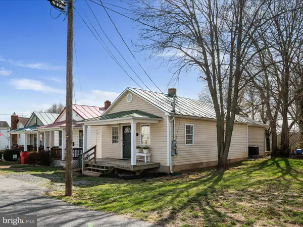 Ranson, WV 25438,210 S GEORGE ST