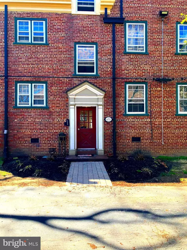 Philadelphia, PA 19123,672 FRANKLIN PL #B