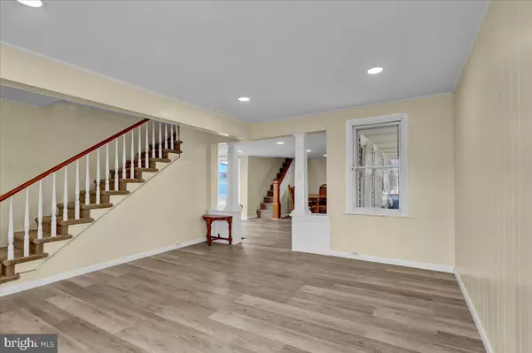 Reading, PA 19605,2937 KUTZTOWN RD