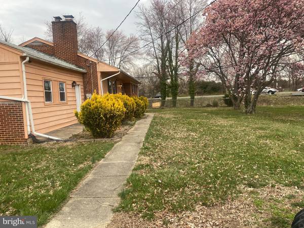 Laurel, MD 20708,8916 BRIARCROFT LN