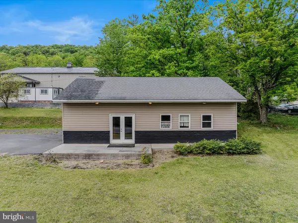 4782 VALLEY RD #2, Berkeley Springs, WV 25411