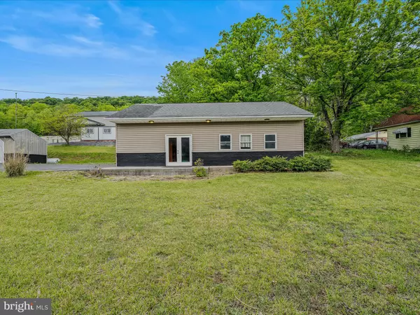 Berkeley Springs, WV 25411,4782 VALLEY RD #2