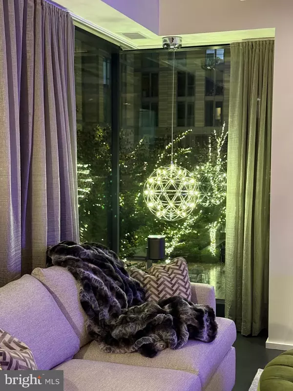 Washington, DC 20001,925 H ST NW #301