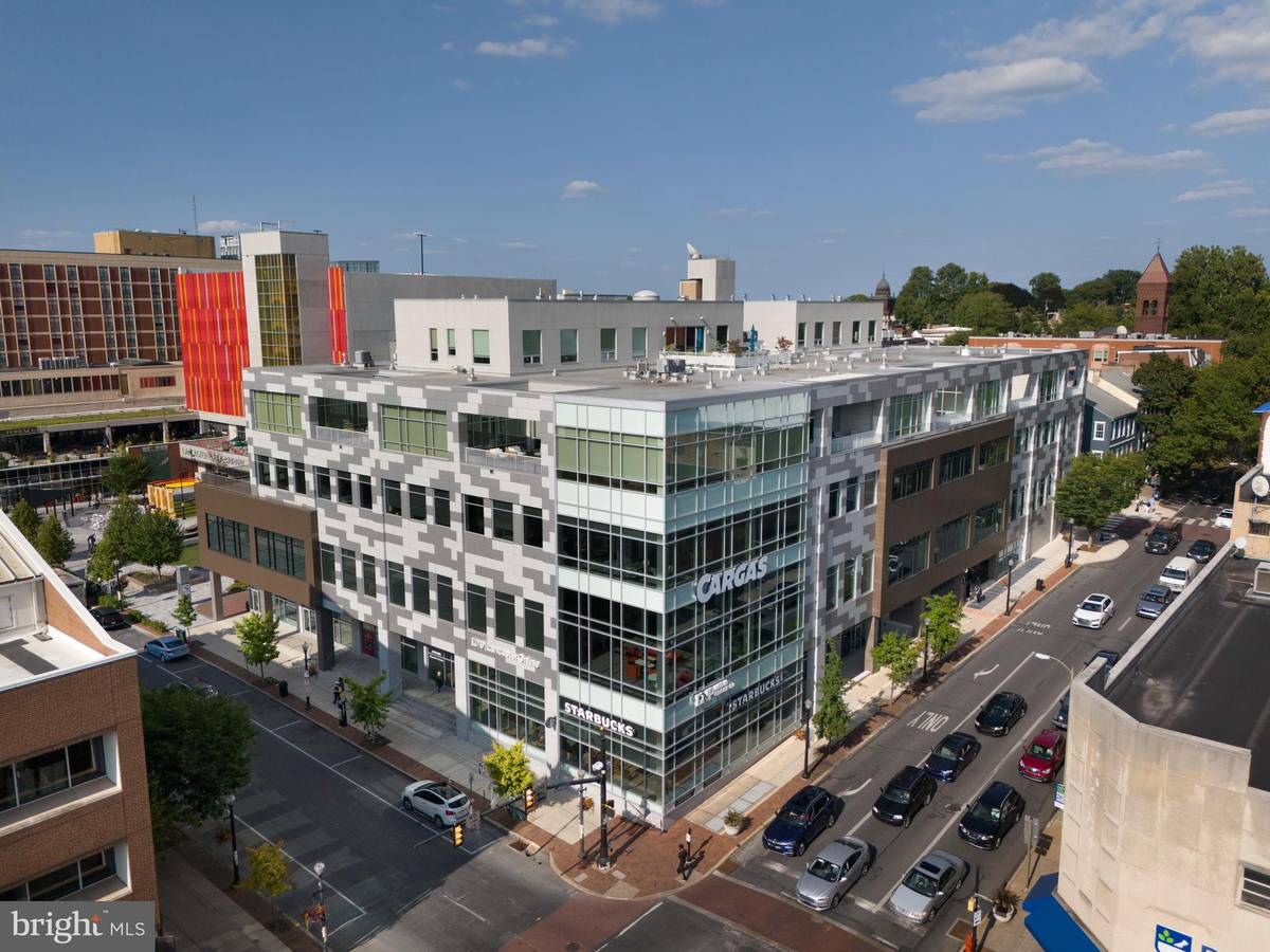 Lancaster, PA 17603,101 N QUEEN ST #414