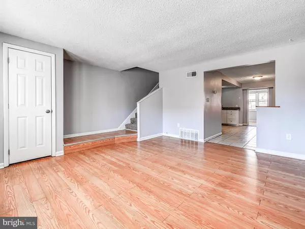 Dundalk, MD 21222,2044 KELMORE RD