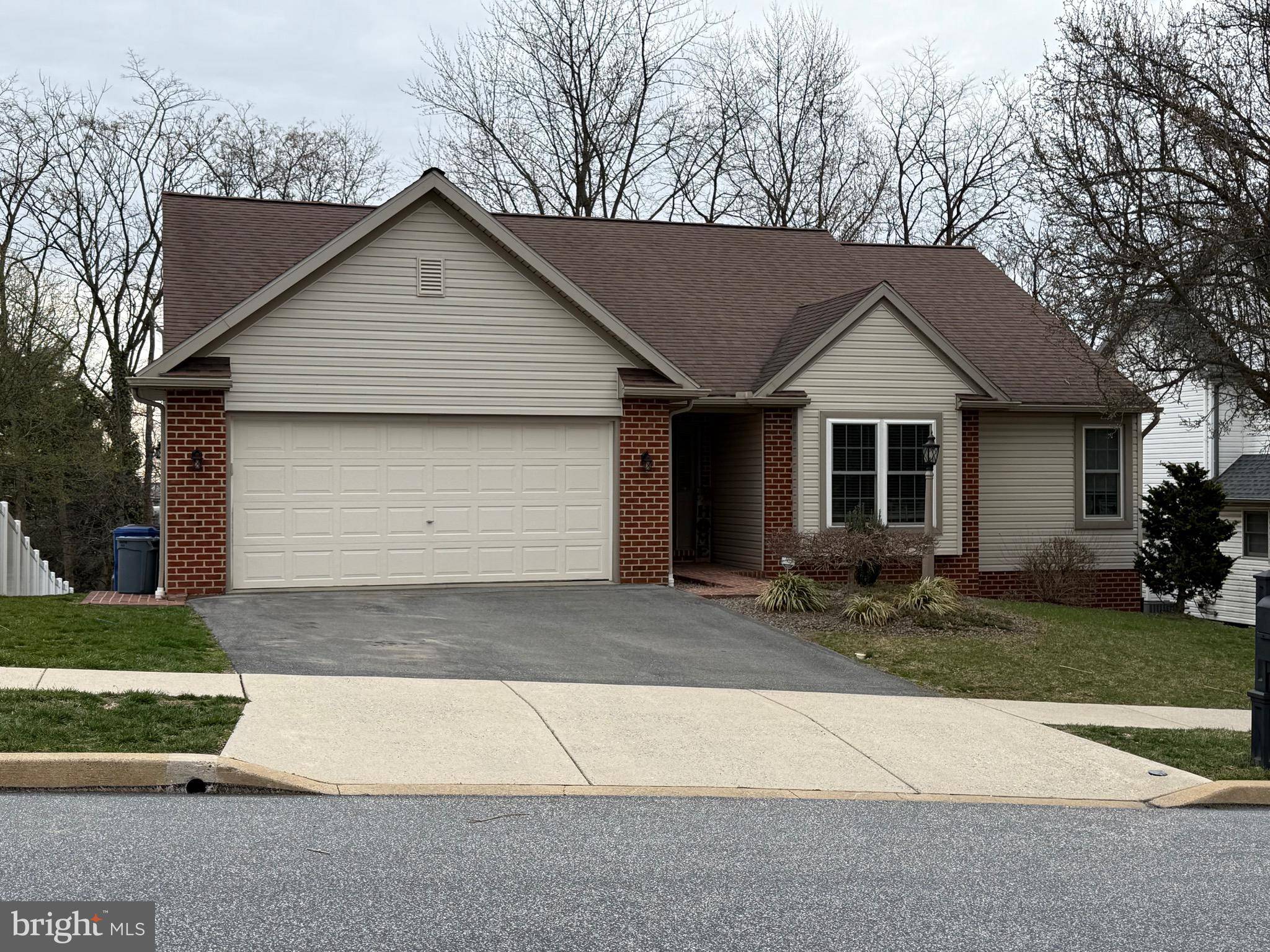 942 HILLSIDE AVE, Elizabethtown, PA 17022