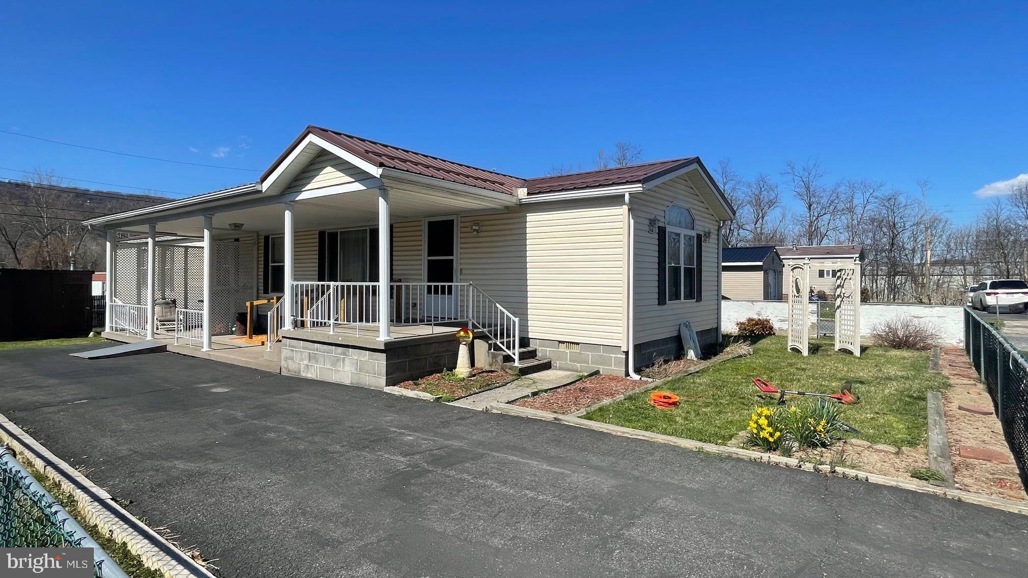 21 N BUDDY LN, Ridgeley, WV 26753