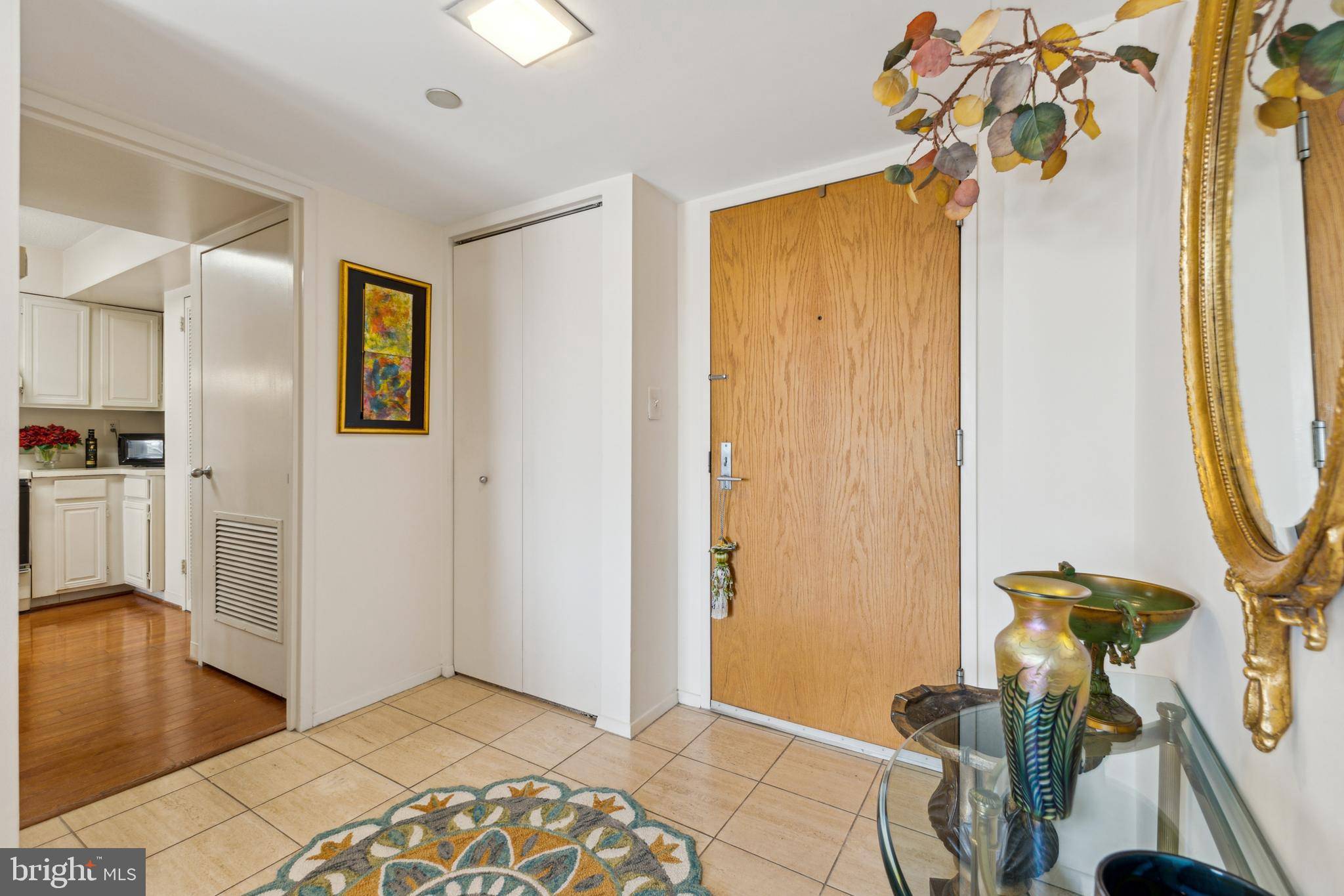 Mclean, VA 22102,1808 OLD MEADOW RD #810