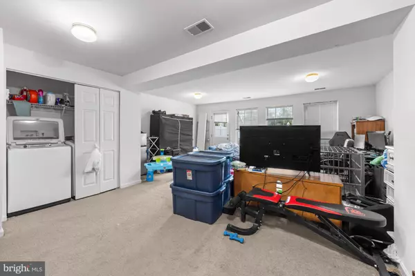 Blackwood, NJ 08012,5 CLEMENS LN