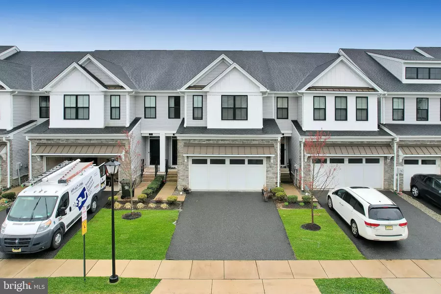 9 CLOVER LN, Monroe Township, NJ 08831