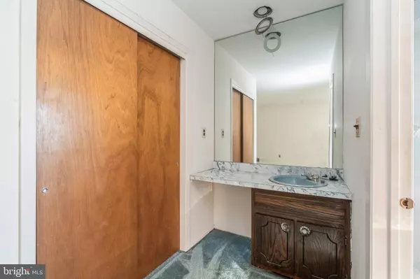 Ewing, NJ 08628,68 COLLEEN CIR