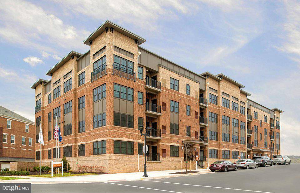 9521 BASTILLE ST #201, Fairfax, VA 22031