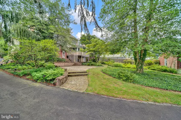 Trenton, NJ 08618,2 BUCKINGHAM AVE