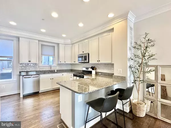 Fairfax, VA 22031,2995 ESKRIDGE RD