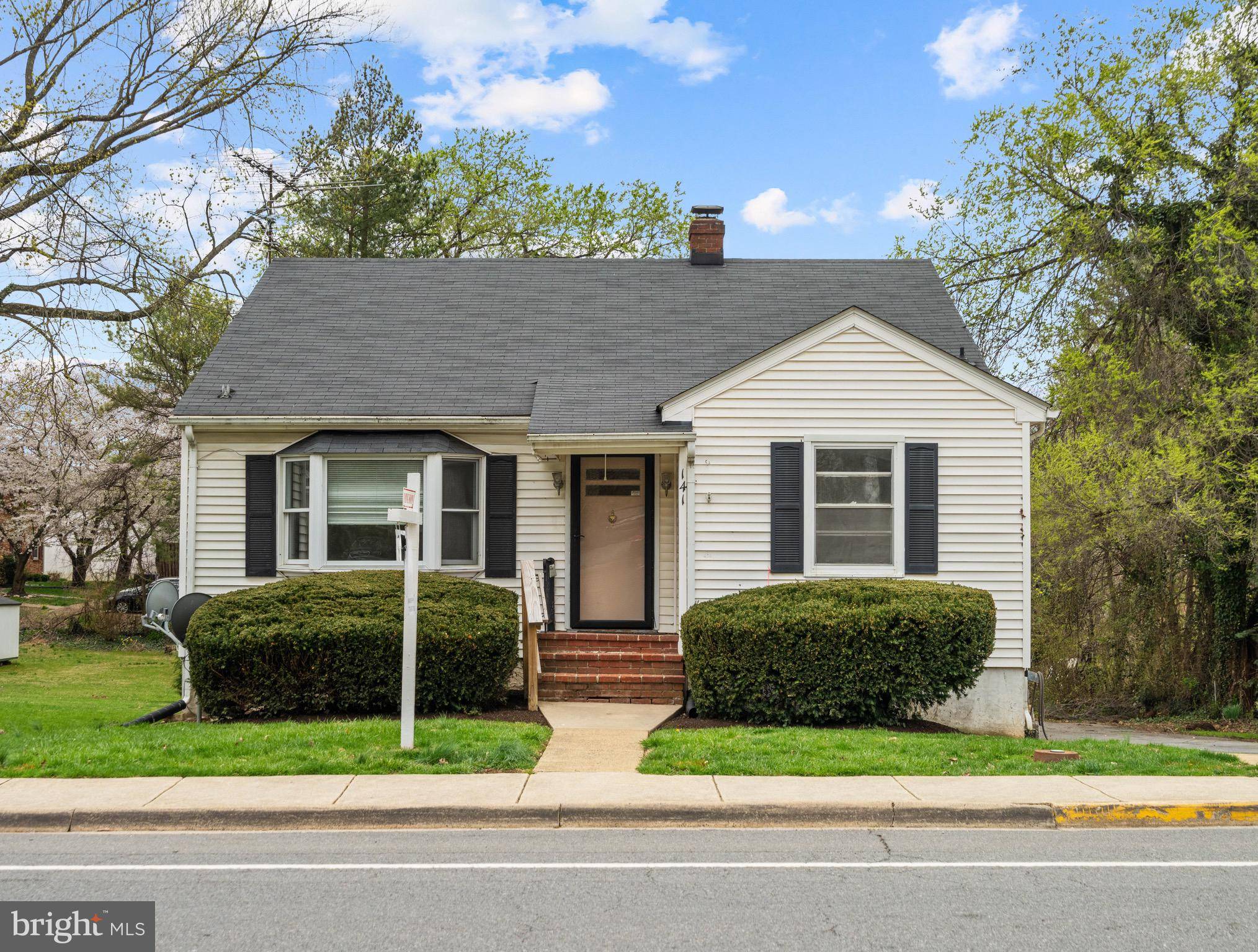 141 N HATCHER AVE, Purcellville, VA 20132