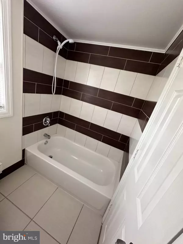 Manahawkin, NJ 08050,79 ASH