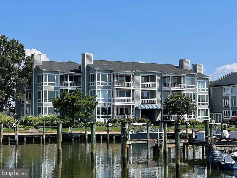 230 OYSTER COVE DR, Grasonville, MD 21638