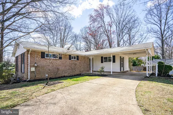 8301 WYTHE LN,  Springfield,  VA 22152