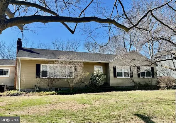 154 E DELAWARE AVE, Pennington, NJ 08534