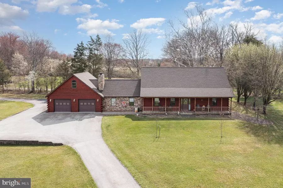 105 NEW CHESTER RD, New Oxford, PA 17350