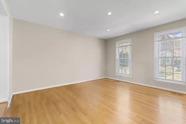 Annandale, VA 22003,4490 RUGGLES CT
