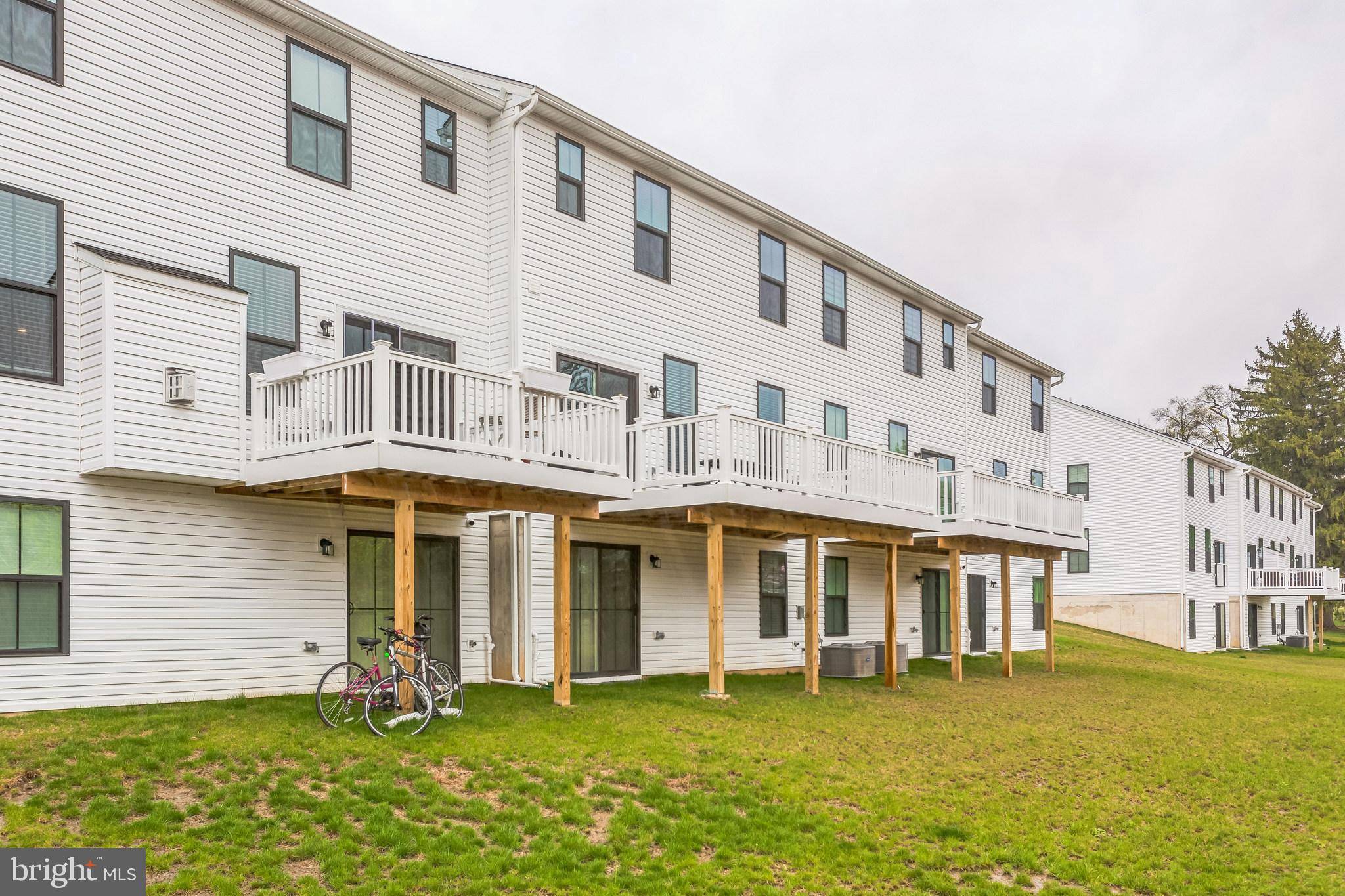Cheltenham, PA 19012,7954 MILLTOWN CIR