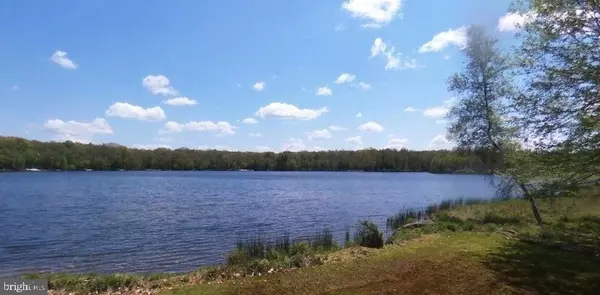 Pocono Lake, PA 18347,206 MAPLE DR