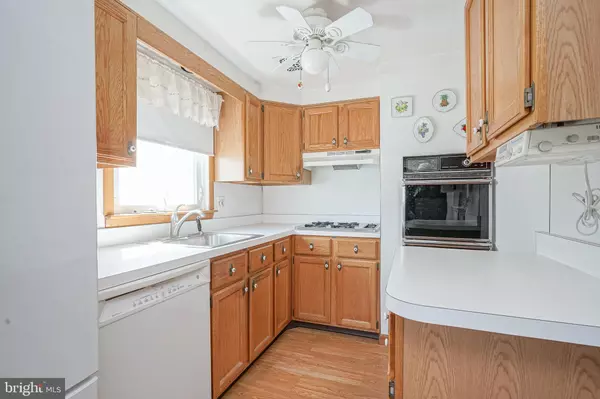 2810 SHELLEY RD Philadelphia, PA 19152