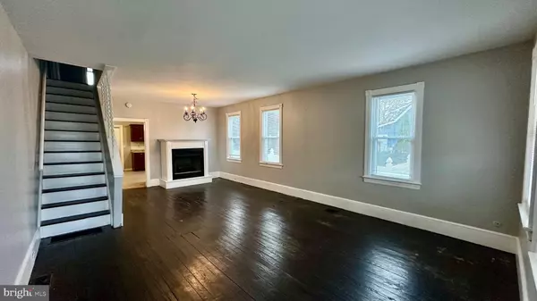Riverside, NJ 08075,330 KOSSUTH ST