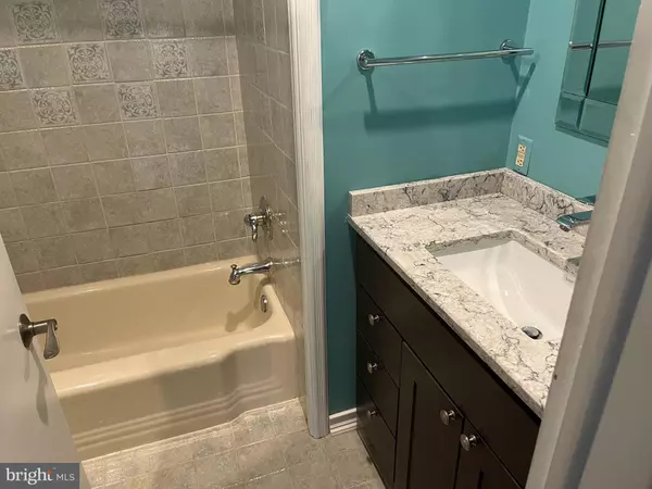Silver Spring, MD 20903,1235 CRESTHAVEN DR