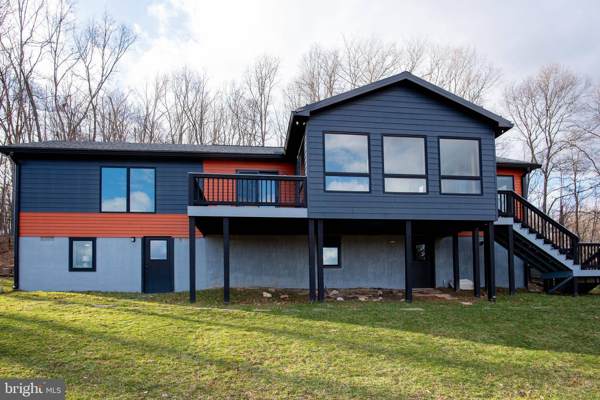 Oakland, MD 21550,355 LONESOME PINE RD