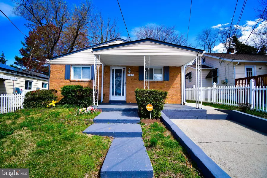 507 CARMODY HILLS DR, Capitol Heights, MD 20743