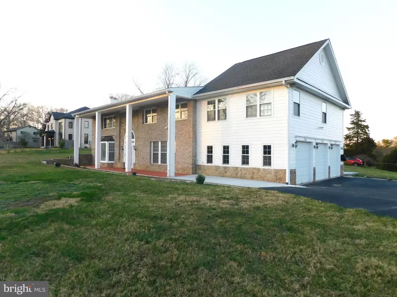 10828 MILLER RD, Oakton, VA 22124